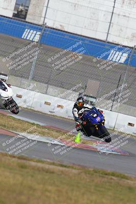 media/Nov-26-2022-Fastrack Riders (Sat) [[b001e85eef]]/Level 3/Session 3 Outside Turn 9/